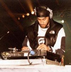 Armand Van Helden mixeaza in Kristal Glam Club