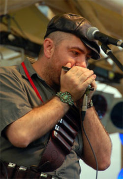 Marcian Petrescu & Trenul De Noapte: concert harmonica blues