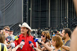 Madonna schimba 15 tinute la Bucuresti