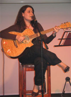 Alina Manole  concert si lansare album `Cu drag`
