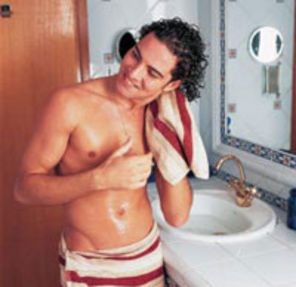 David Bisbal se uita pe site-uri porno pentru a nu-si insela iubita