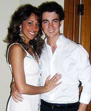 Kevin Jonas s-a insurat