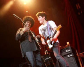 Nick Jonas - cover dupa Michael Jackson (video)