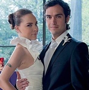 Alfonso Herrera a imbracat costumul de mire (poze)