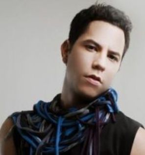 Christian Chavez le cere fanilor sa nu-i pirateze noua piesa
