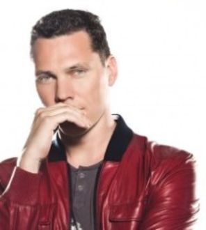 Tiesto s-a cuplat cu Nelly Furtado - Who Wants To Be Alone