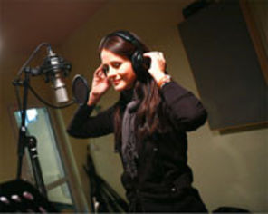 Madalina Manole lanseaza `09 Madalina Manole` in februarie