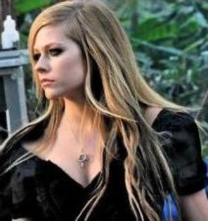 Avril Lavigne  Alice (Underground) single nou