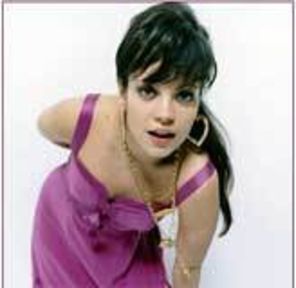 Lily Allen a trecut pe locul intai in topul UK