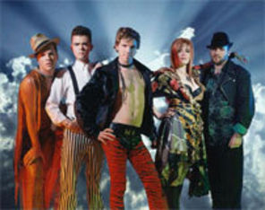 Frontmanul Scissor Sisters este atras de un fotbalist