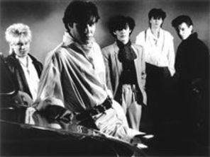 Membrii trupei Duran Duran vor vinuri romanesti vechi de 15 ani