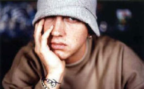 Eminem lanseaza `Re-Up` in decembrie