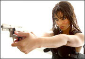 Alicia Keys - asasin in `Smoken Aces`