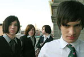 Panic! At the Disco: `Nu suntem emo`