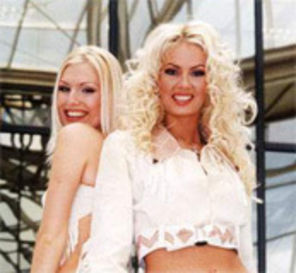 Blondy si Cristina Rus canta de Mos Nicolae