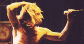 Iggy Pop revine cu The Stooges