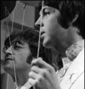 McCartney face cover dupa John Lennon