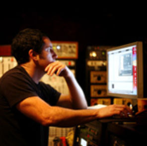 Piese de pe `Year Zero` - Nine Inch Nails on-line