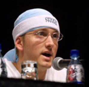 Eminem riposteaza atacurilor fostei sotii