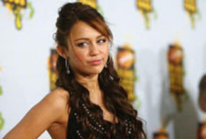 Voi ati decis: Miley Cyrus e oaia neagra a lui 2009!