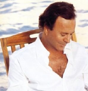 Julio Iglesias, tata pentru a opta oara