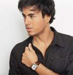 Enrique Iglesias - un gradinar sexy