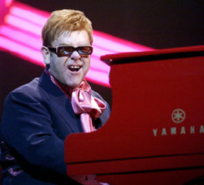 Elton John isi amana turneul european