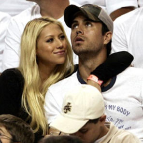 Enrique Iglesias s-a despartit de Anna Kournikova