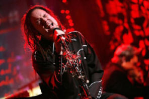 Korn - evolutie pe `Untitled`