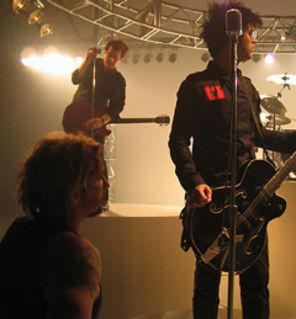 Green Day - videoclip pentru `Working Class Hero`