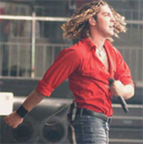 David Bisbal `se joaca` pe mobil