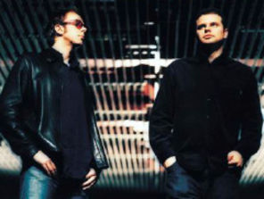 Chemical Brothers - number 1 in Marea Britanie cu We Are The Night