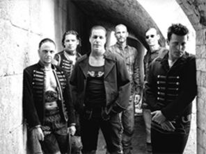 Vocalul Rammstein nu mai paraseste trupa