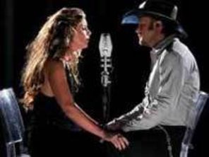 Faith Hill ii apara `bunurile` sotului