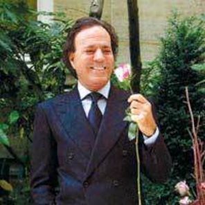 Julio Iglesias a cantat romaneste la Bucuresti