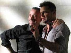 Ricky Martin si Eros Ramazzotti canta impreuna `Non siamo soli`