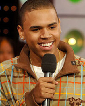 Chris Brown, alaturi de Rihanna si Nelly Furtado la MTV Video Awards