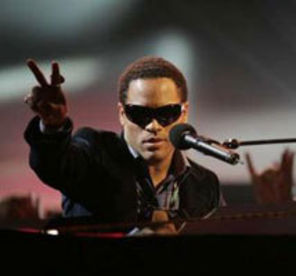Lenny Kravitz revine cu `Love Revolution`