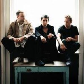 The Killers si Muse se joaca cu Sex Pistols