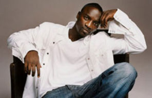 Concert Akon anulat dupa prabusirea scenei