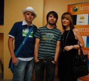 Crush si Alexandra Ungureanu va spun - `Hello`