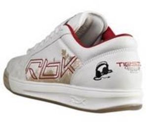 Tiesto si Reebok introduc o noua linie de adidasi