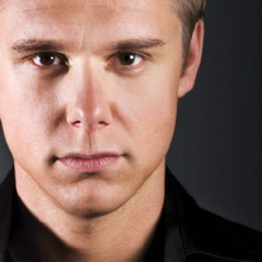 Armin Van Buuren mixeaza in Bucuresti in luna iunie