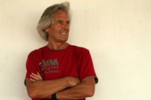 S-au pus in vanzare biletele pentru John McLaughlin
