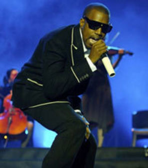 Kanye West: `MTV a exploatat-o pe Britney pentru audienta`