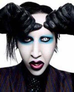 Marilyn Manson solutioneaza un proces cu... un alt proces!