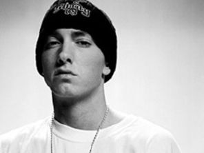 Eminem a ratat aparitia in `Jumper`