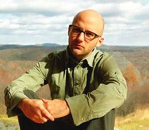 Moby - impatimit al cluburilor si la 42 de ani