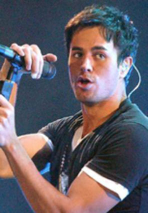Anna Kournikova ignora cererile in casatorie ale lui Enrique Iglesias