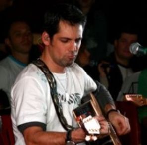 Banica Jr. si-a marit tariful si a scazut durata concertelor